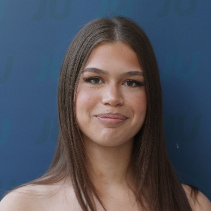  Alina Mahmo